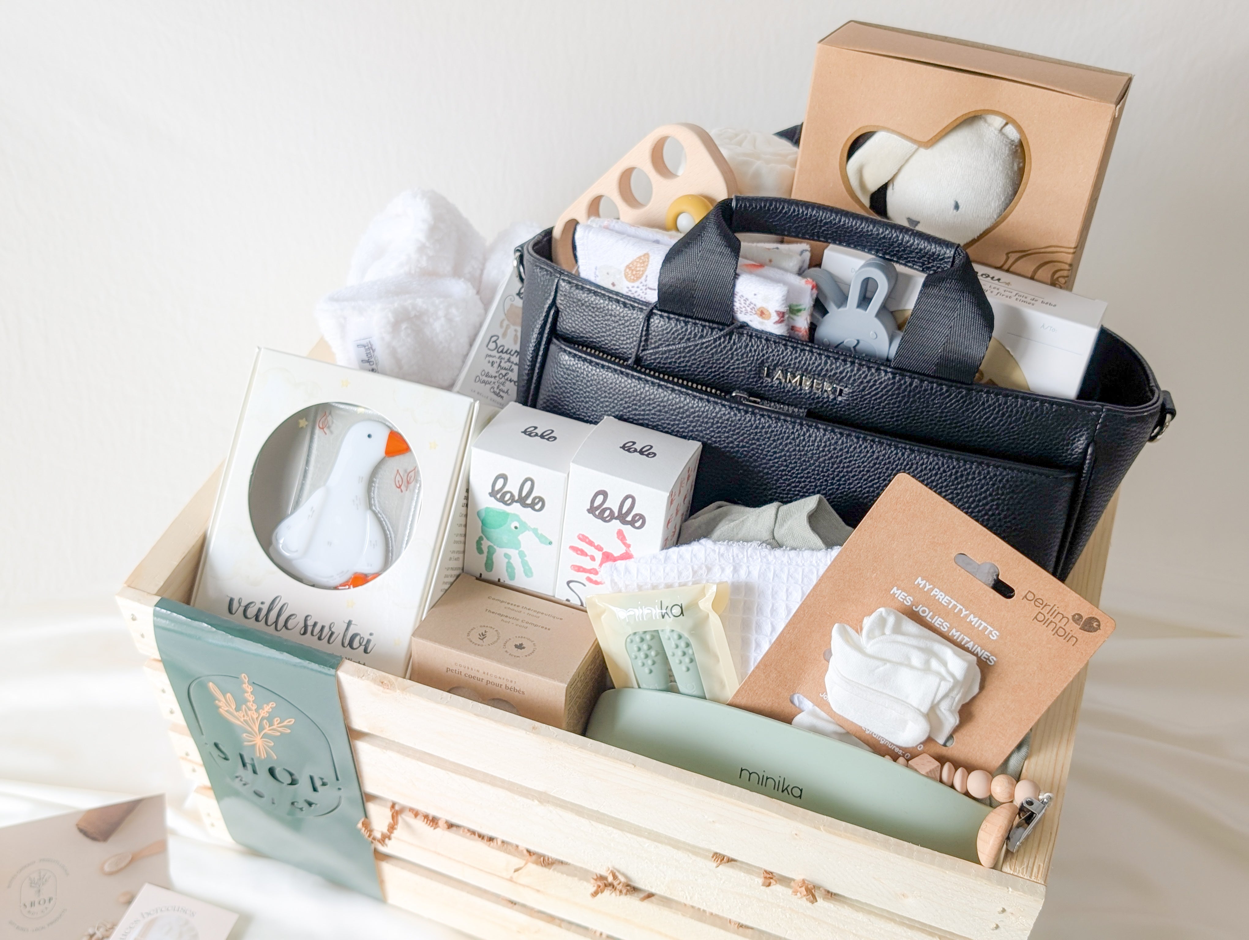 boite-bebe-unisexe-500-2_658dd011-15ec-4707-9cb7-ea710f2aa713.jpg
